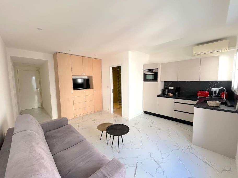 Joli Studio - Studio Neuf Terrasse Clim Wi-Fi 2 Min. Des Plages Antibes Eksteriør billede